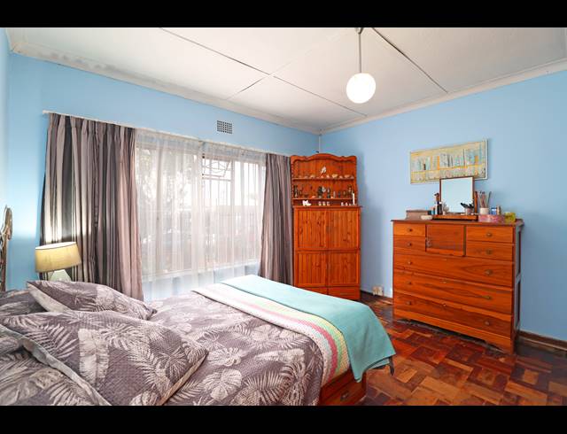 3 BEDROOM HOUSE FOR SALE IN WESTDENE